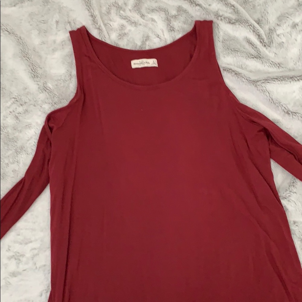 Long sleeve with shoulder cut outs